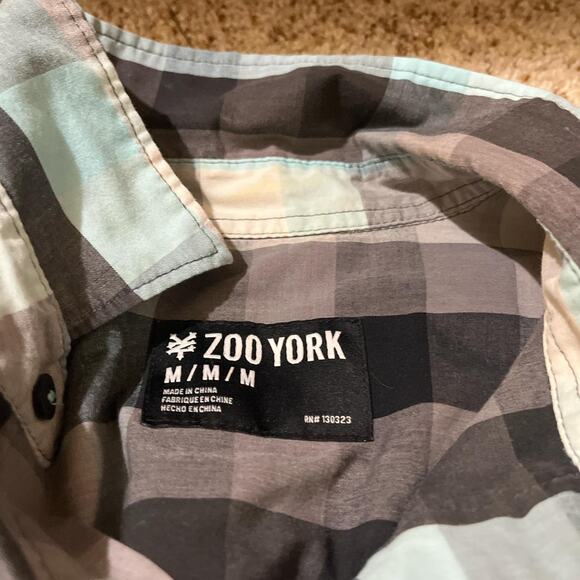 Zoo York Skateboard/Streetwear Brand Short Sleeve Plaid Button Up size M - Picture 3 of 4